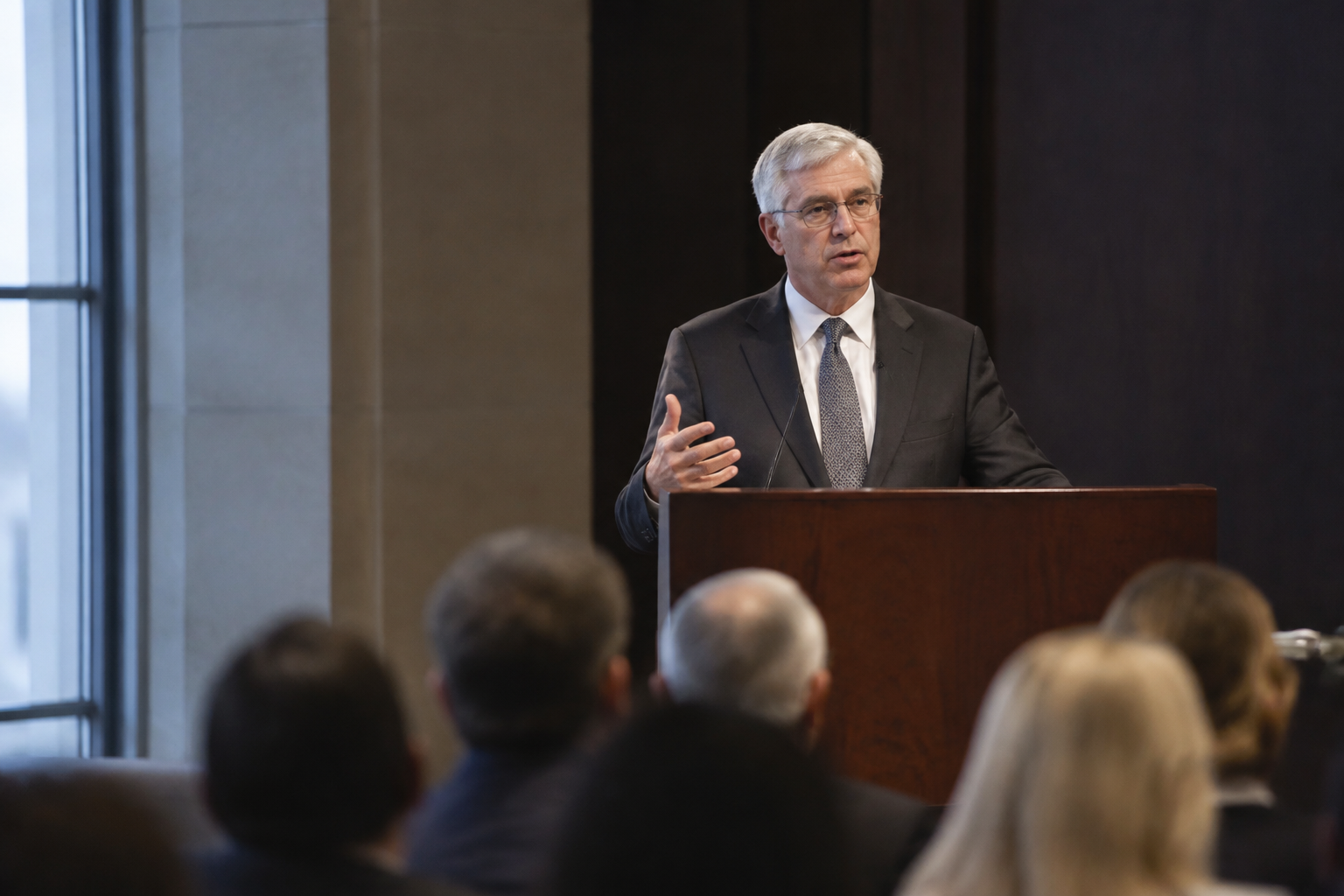 Fed Gov. Waller addresses FRED Con on data and AI as 10-year yield tops 5%
