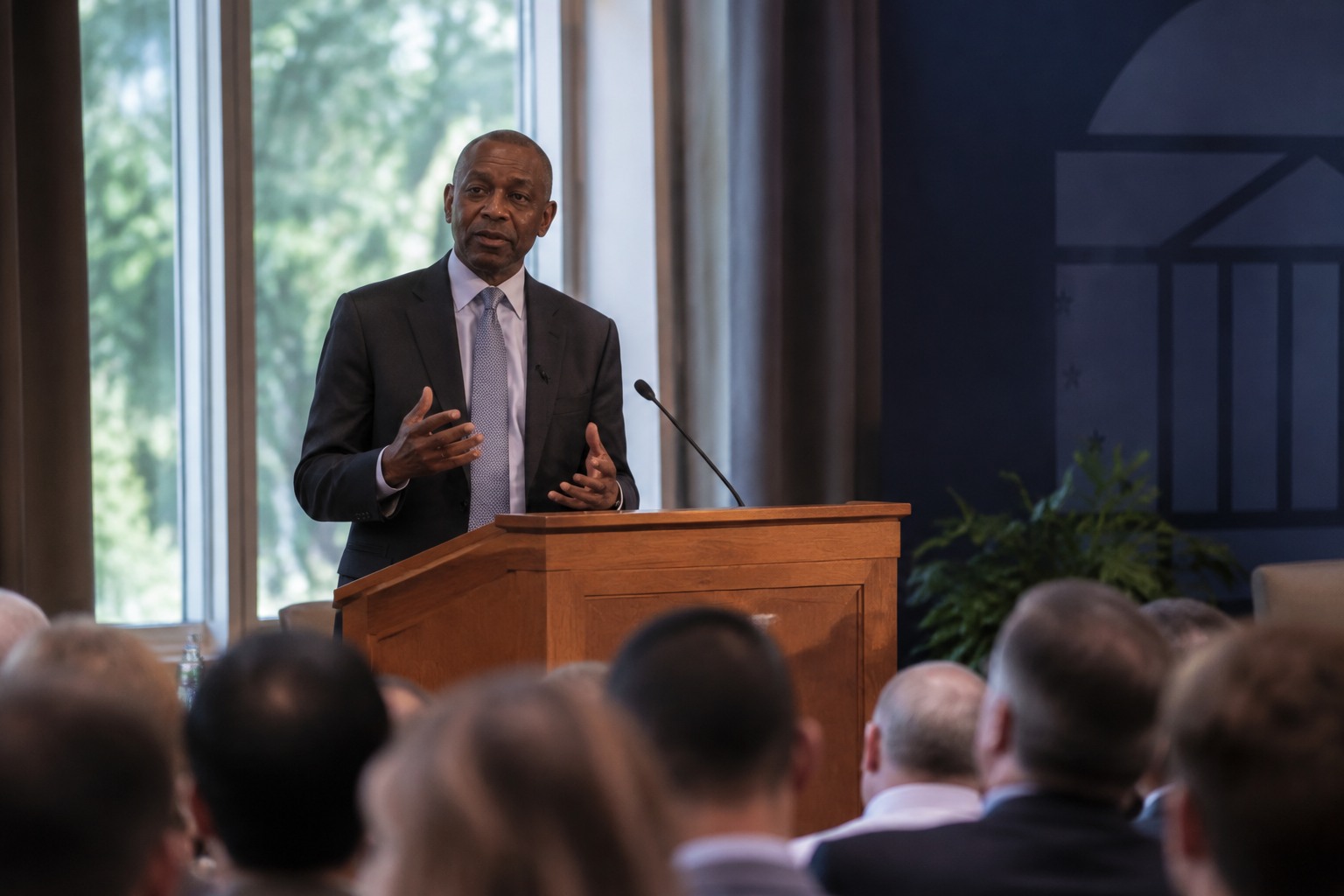 Fed Vice Chair Jefferson delivers speech on U.S. economy and policy at UVA’s Darden School